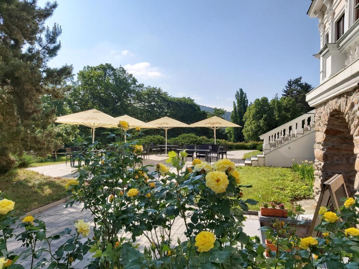 Pension U Golfu Cihelny Karlovy Vary Exterior photo