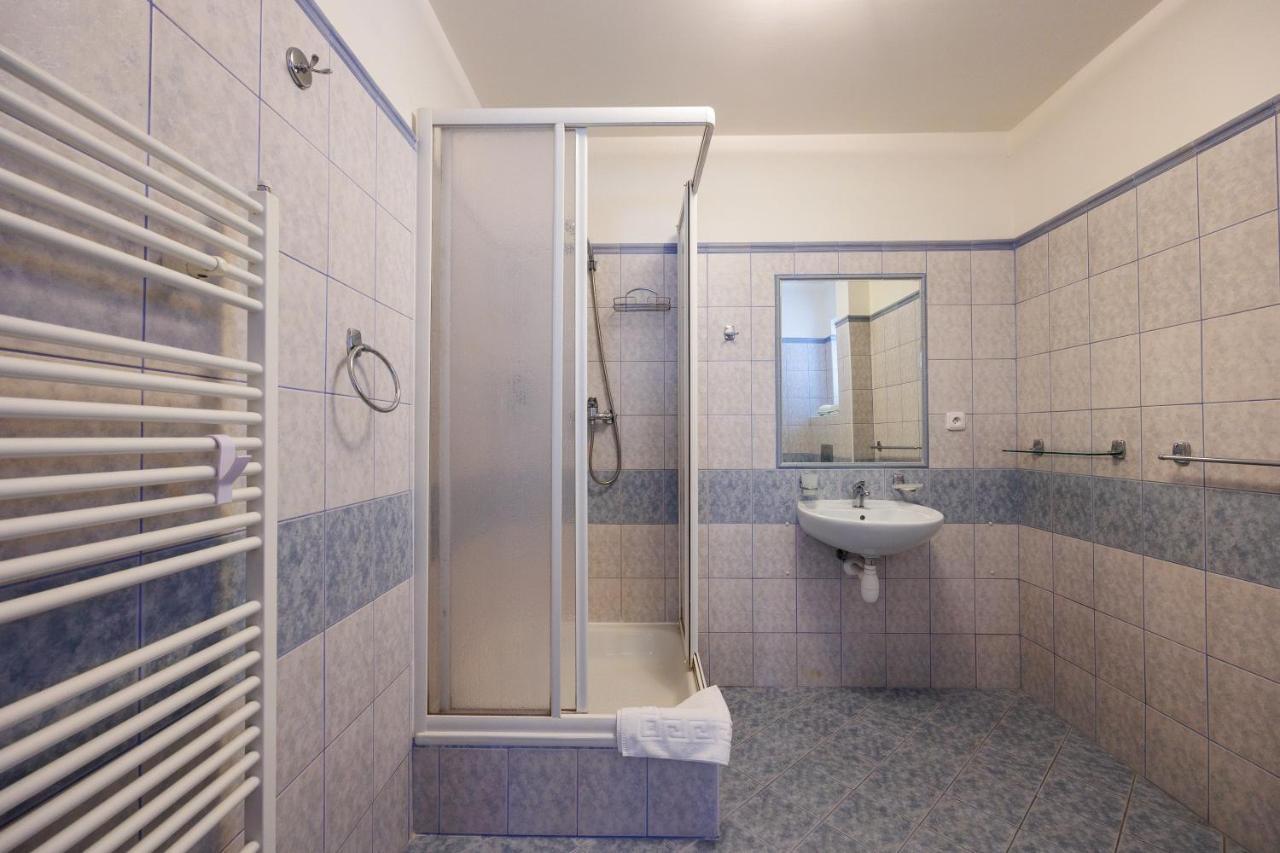 Pension U Golfu Cihelny Karlovy Vary Exterior photo