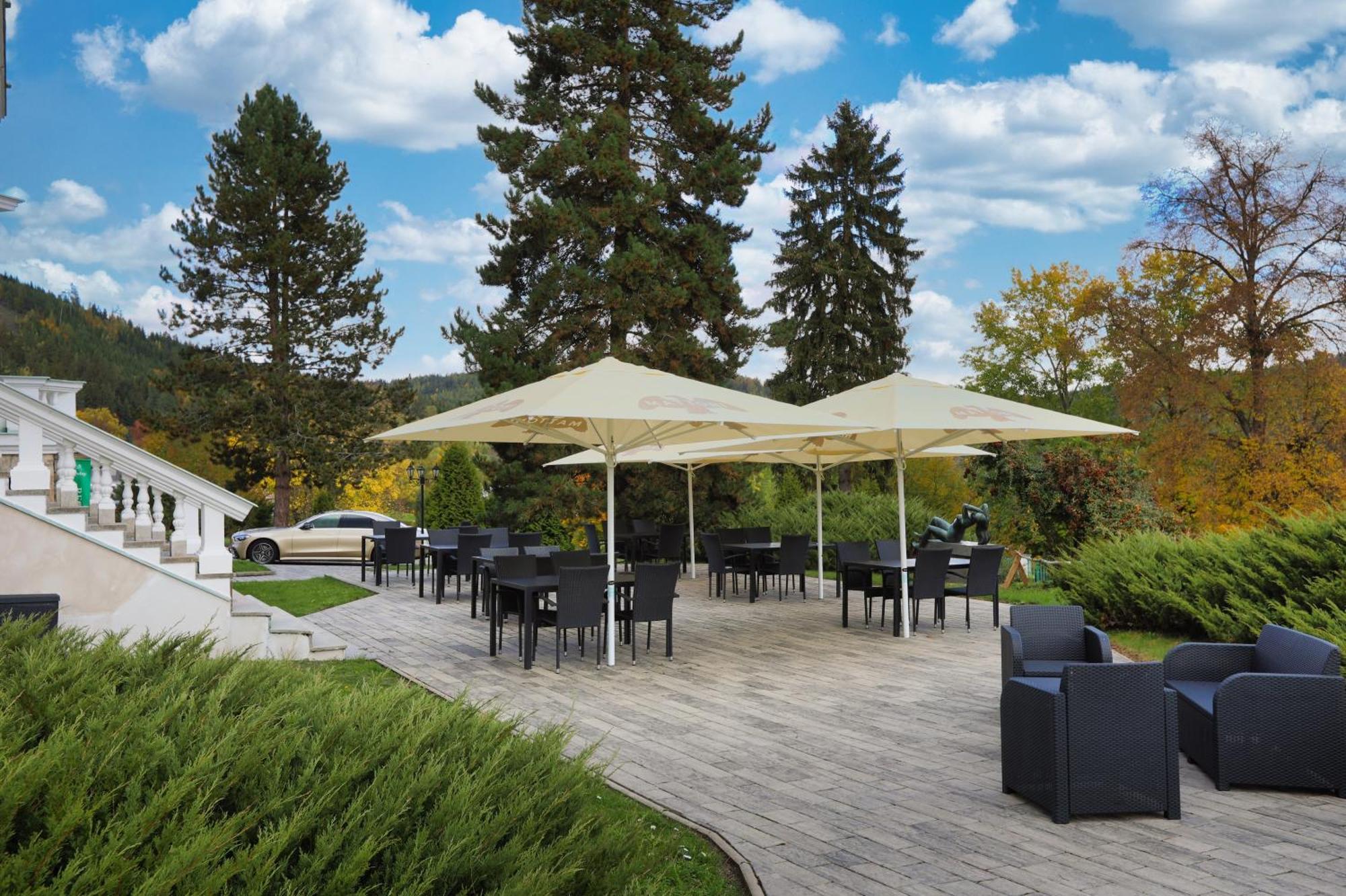 Pension U Golfu Cihelny Karlovy Vary Exterior photo