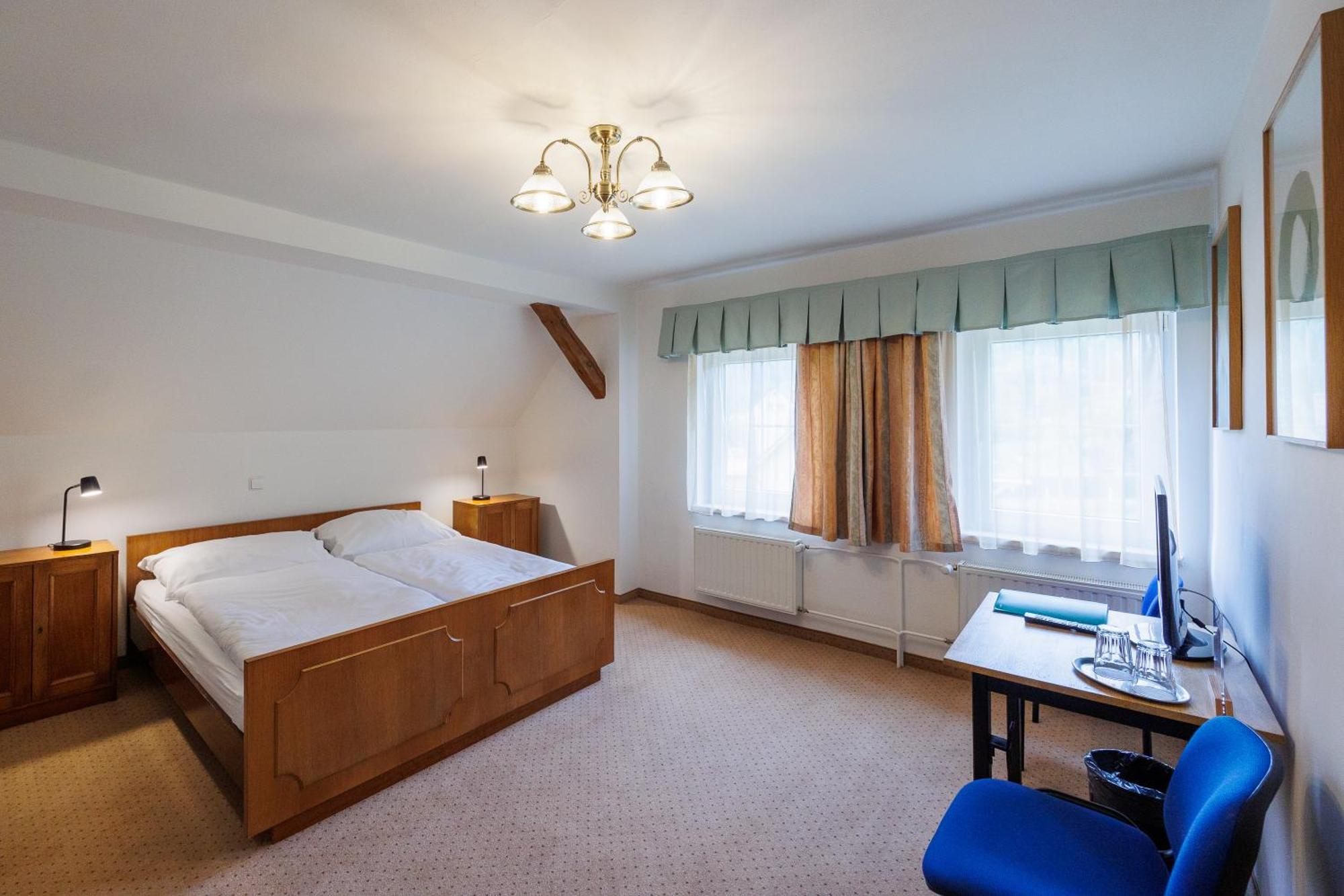 Pension U Golfu Cihelny Karlovy Vary Exterior photo