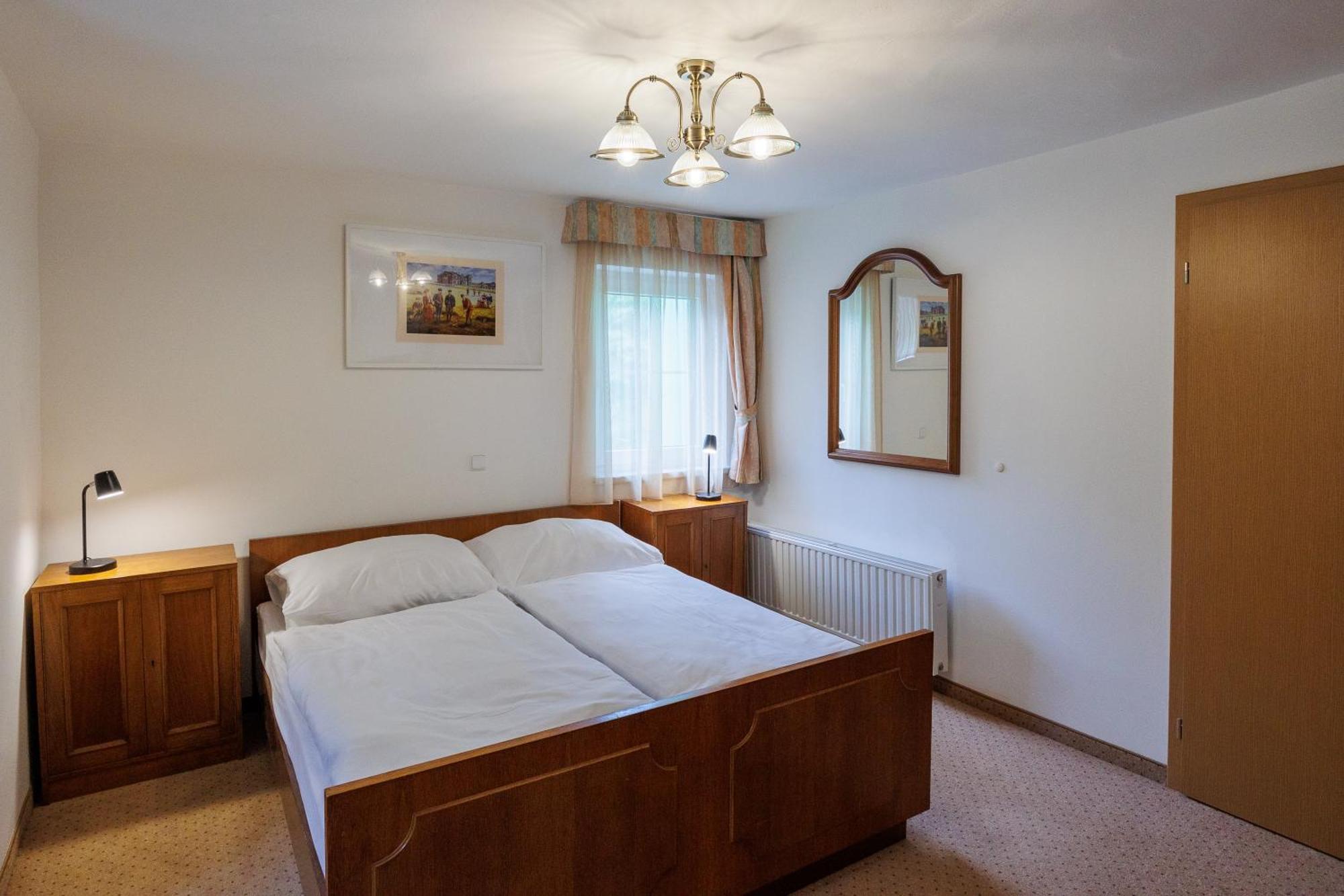 Pension U Golfu Cihelny Karlovy Vary Exterior photo