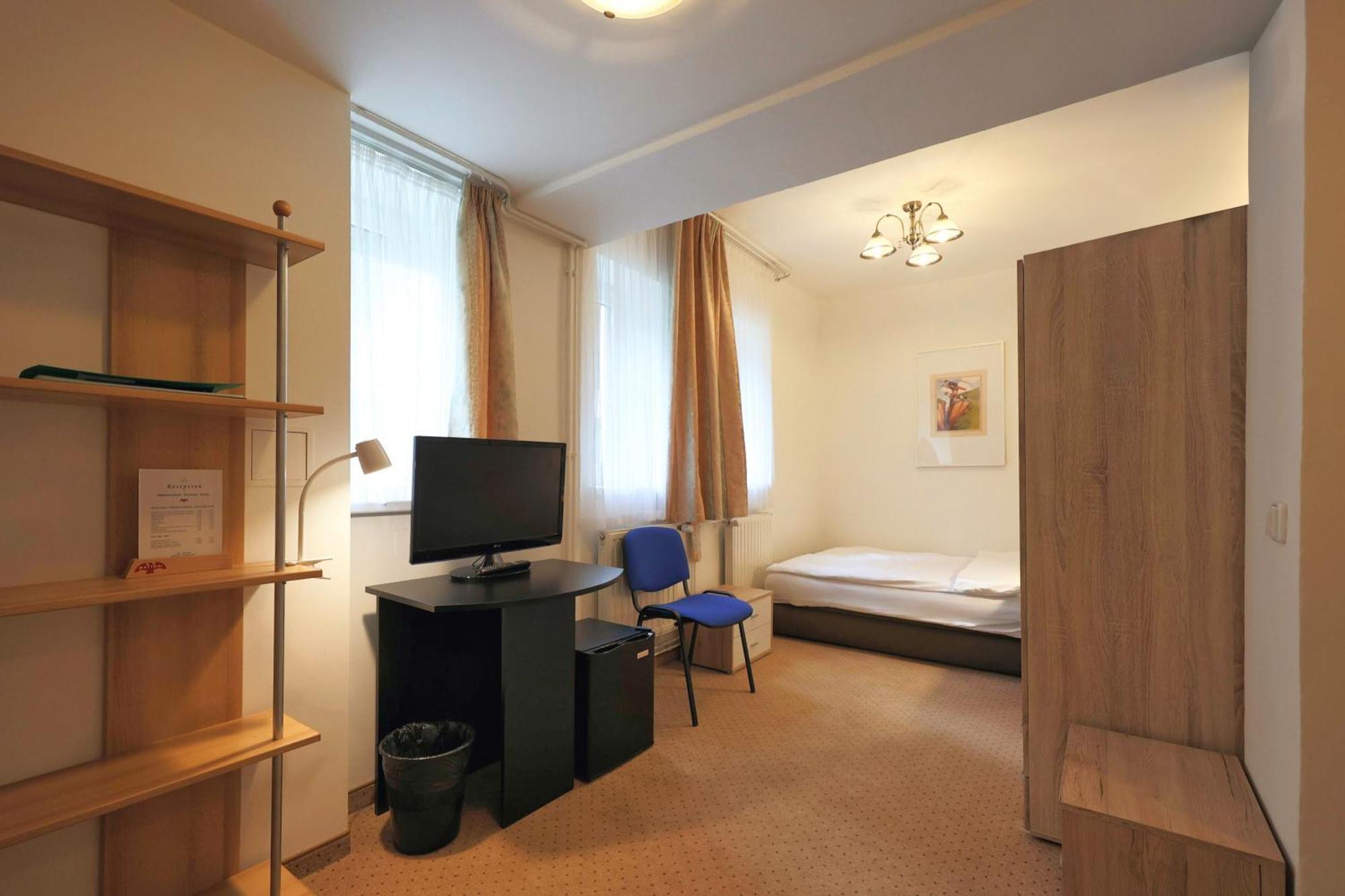 Pension U Golfu Cihelny Karlovy Vary Exterior photo